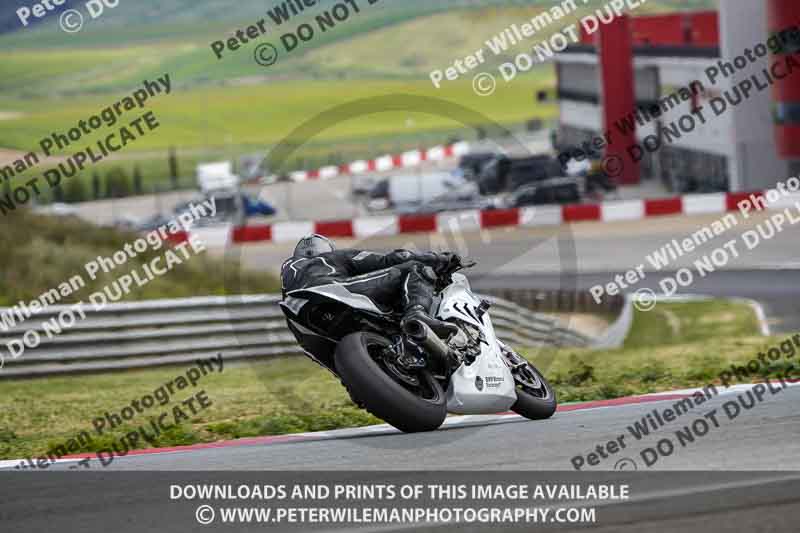 cadwell no limits trackday;cadwell park;cadwell park photographs;cadwell trackday photographs;enduro digital images;event digital images;eventdigitalimages;navarra;no limits trackdays;peter wileman photography;racing digital images;trackday digital images;trackday photos